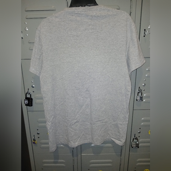 Mens GUESS Short Sleeve Eco Shaded Triangle Tee Size L - Picture 3 of 5
